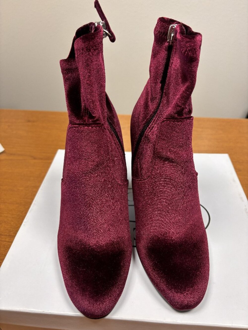 Steve Madden Burgundy Velvet Ankle Boots Block Heel Zip Booties Size 7.5